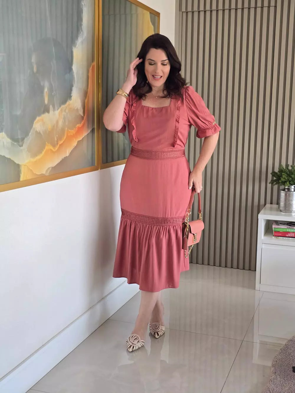 VESTIDO MIDI DETALHE GUIPIR