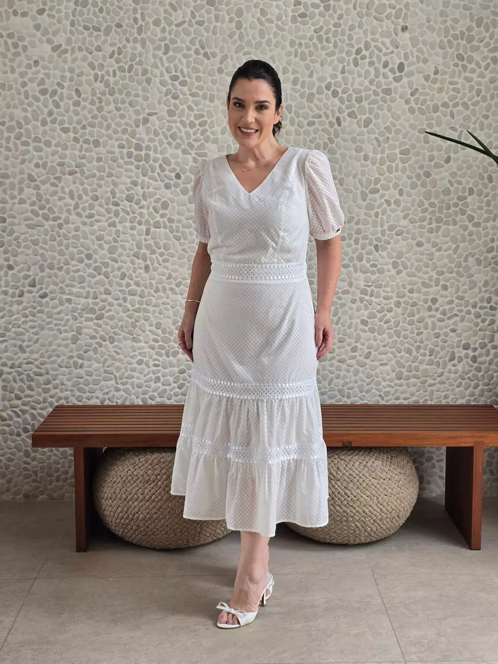 VESTIDO MAXI MIDI COM MARIAS BRANCO